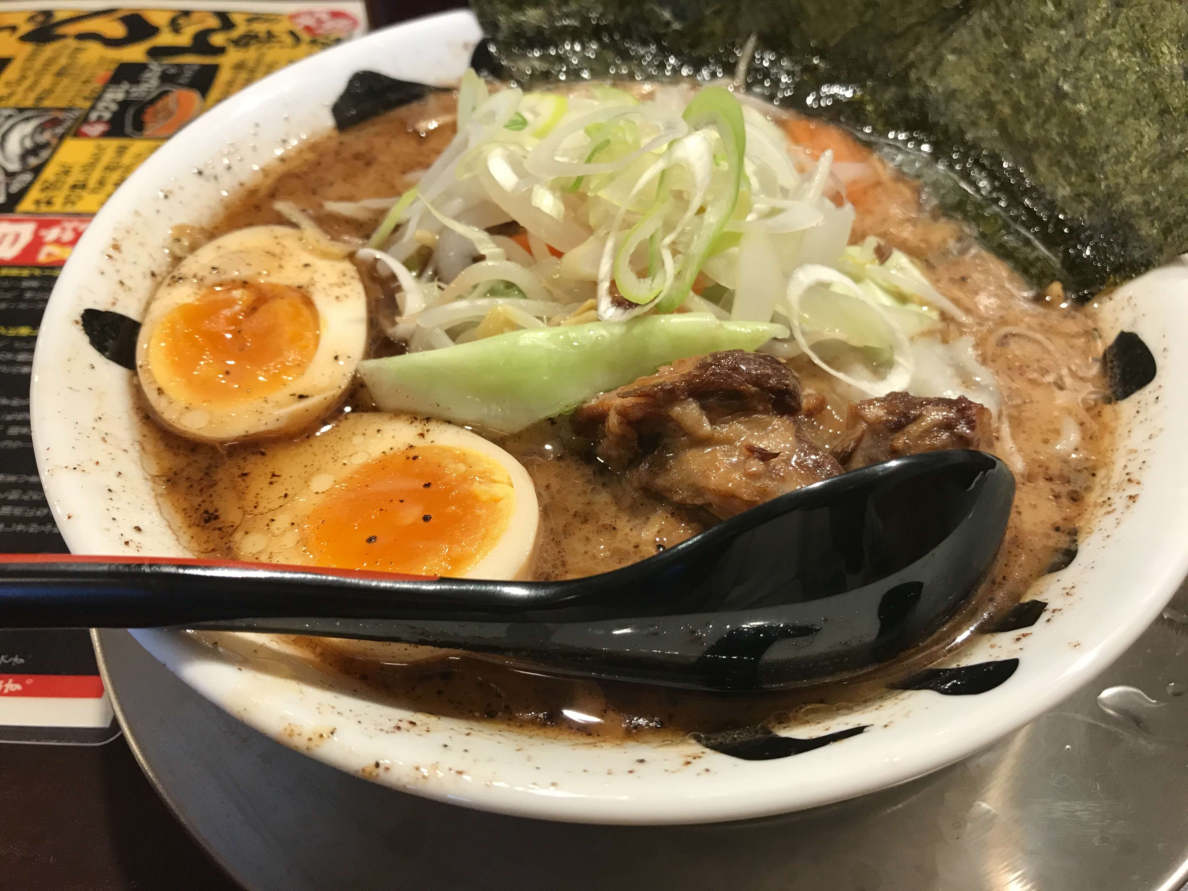 おっぺしゃん おんのじ系列の熊本ラーメン店 見覚えある店内にお腹いっぱい食べれるお店 さるクマ さるこう 熊本