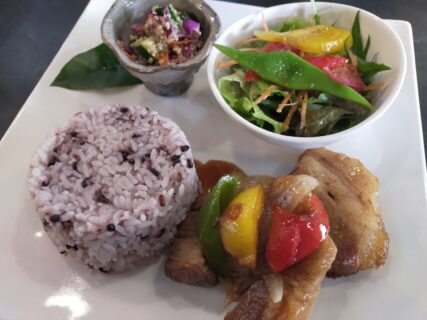 【カフェ+アンティークココペリ-熊本市西区松尾町-】ひっそり佇む人気のアンティークカフェ