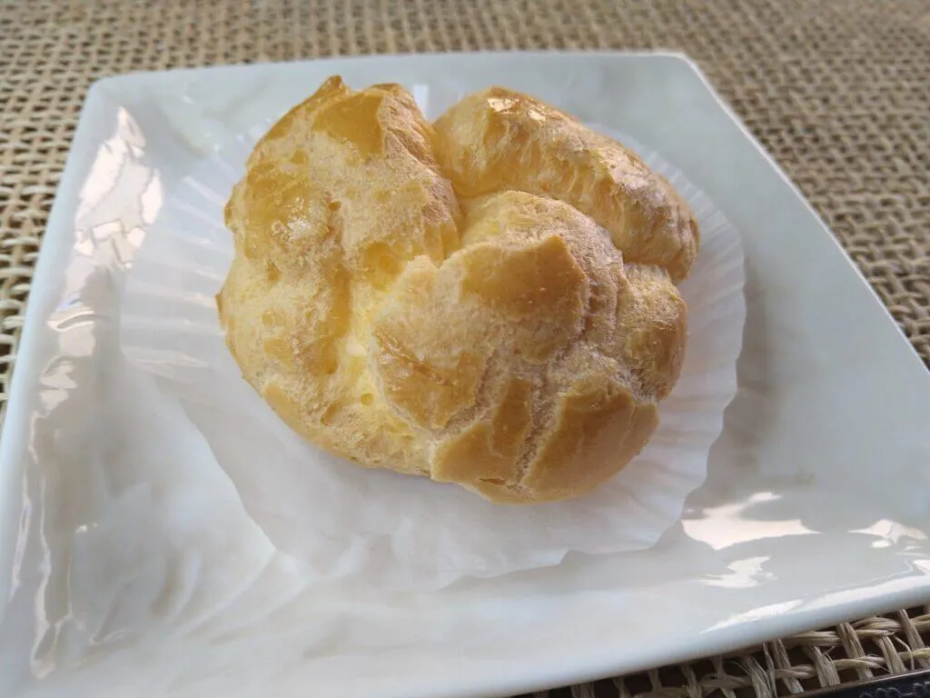Cream puff 01