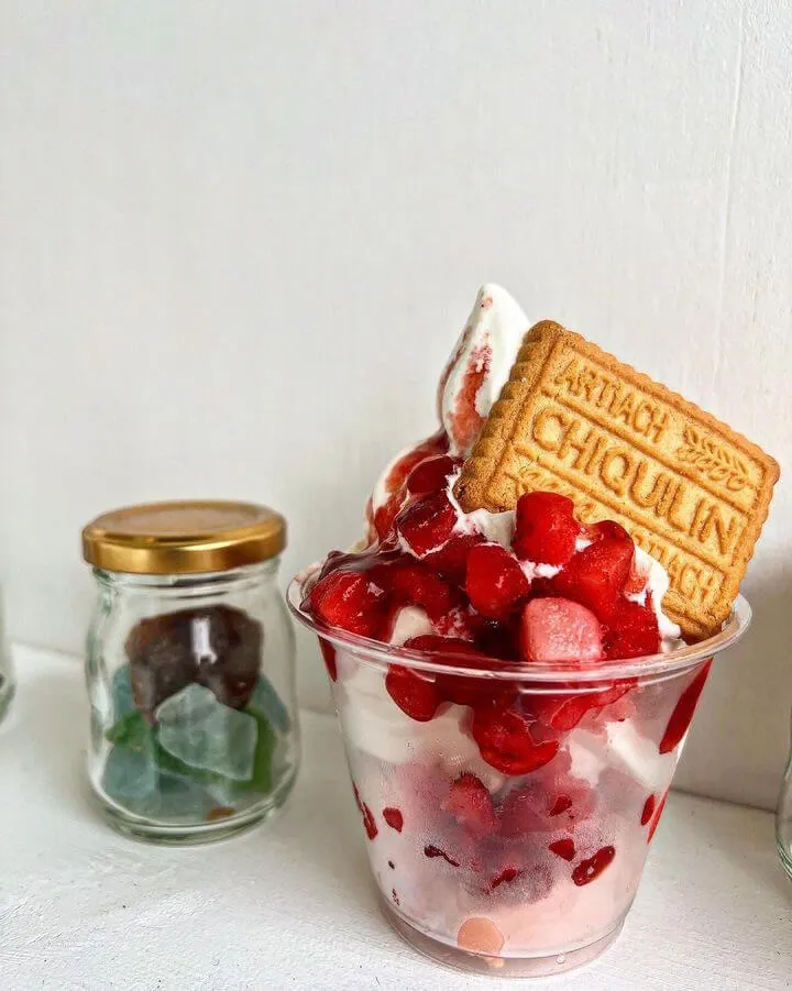 Strawberry parfait